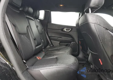 2024 Jeep Compass Trailhawk z USA, uszkodzony, nr VIN 3C4NJDDN6RT104623